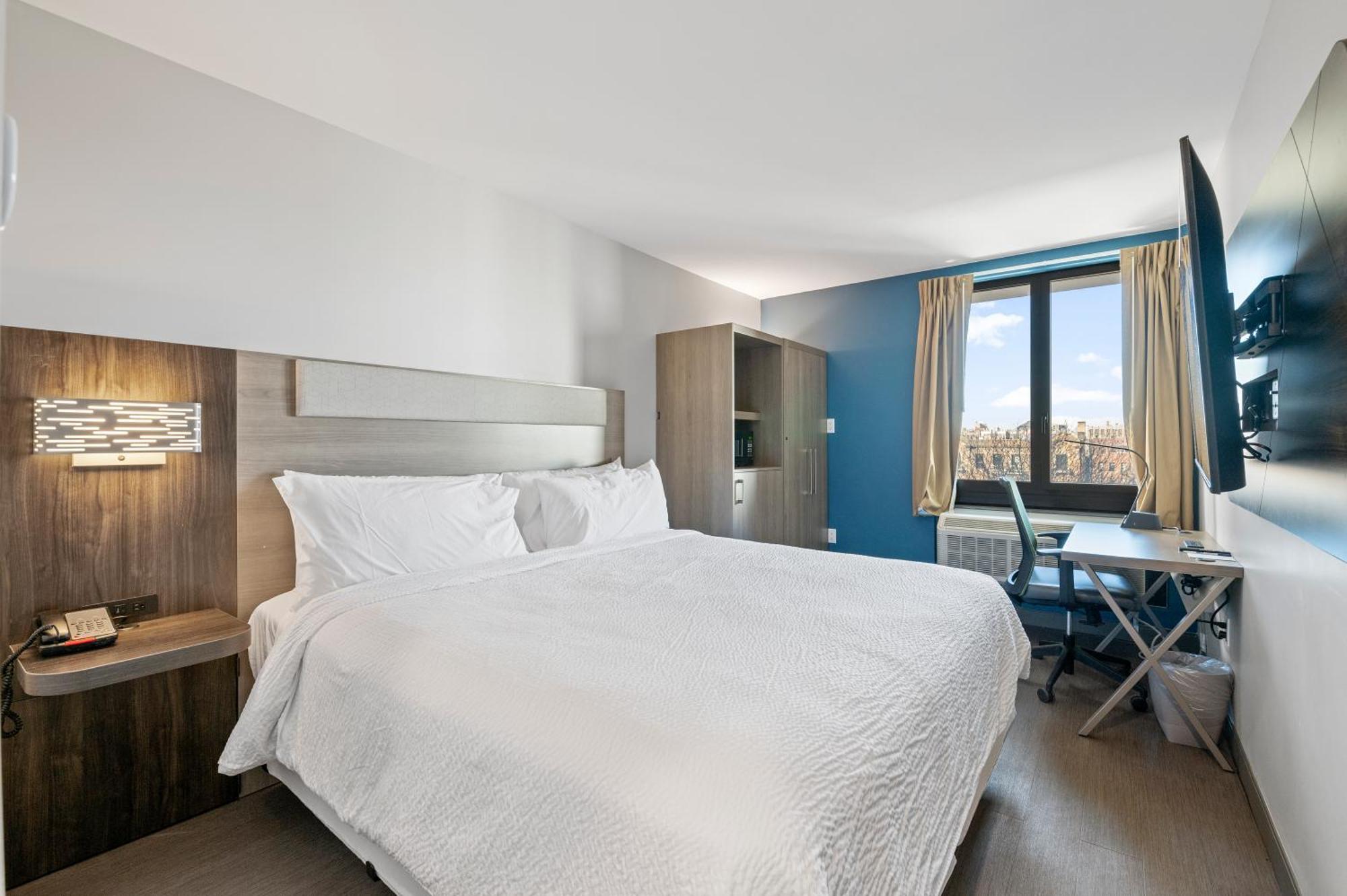 Holiday Inn Express & Suites Bronx - Nyc By Ihg New York City Exterior photo