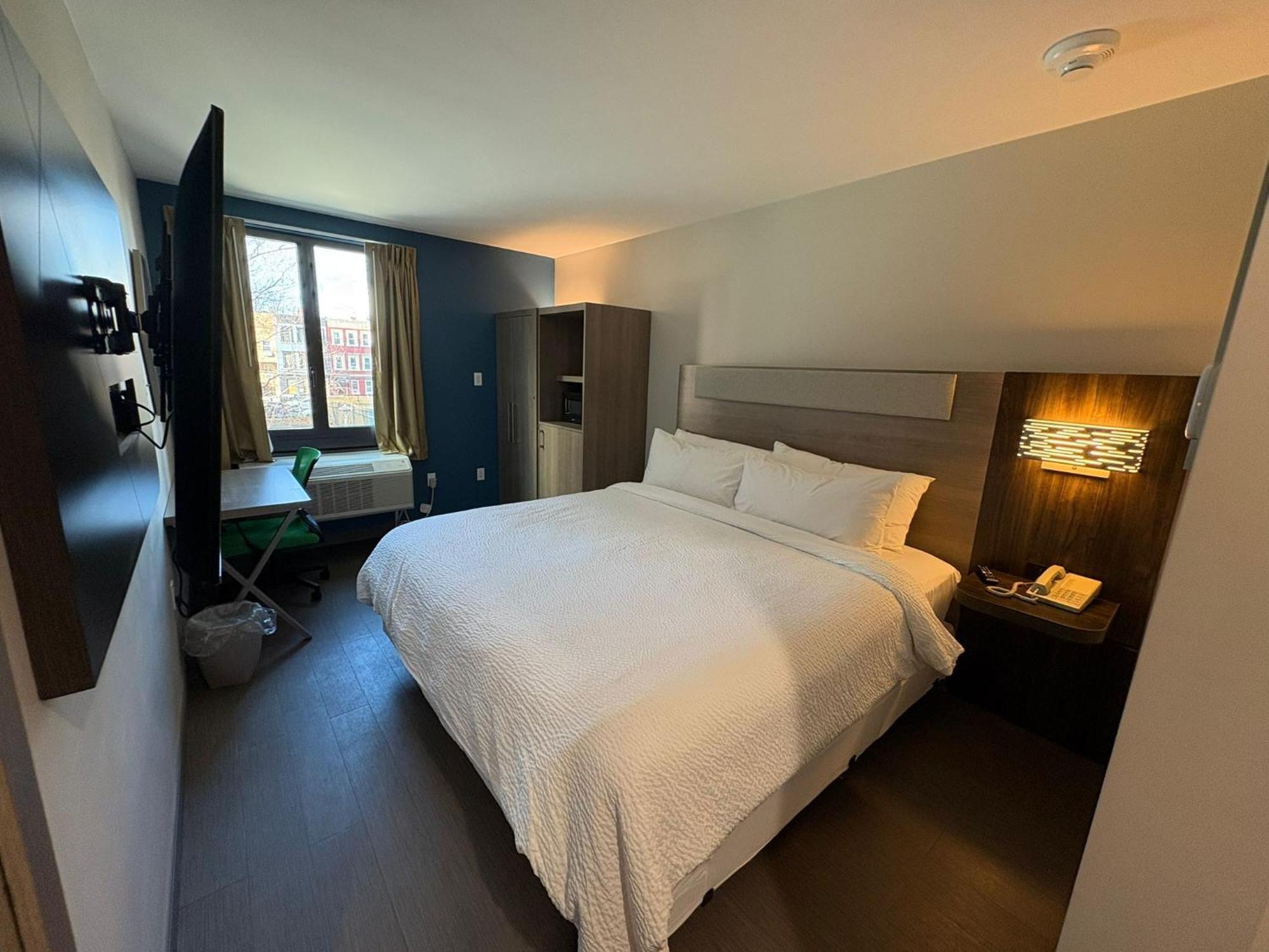 Holiday Inn Express & Suites Bronx - Nyc By Ihg New York City Exterior photo