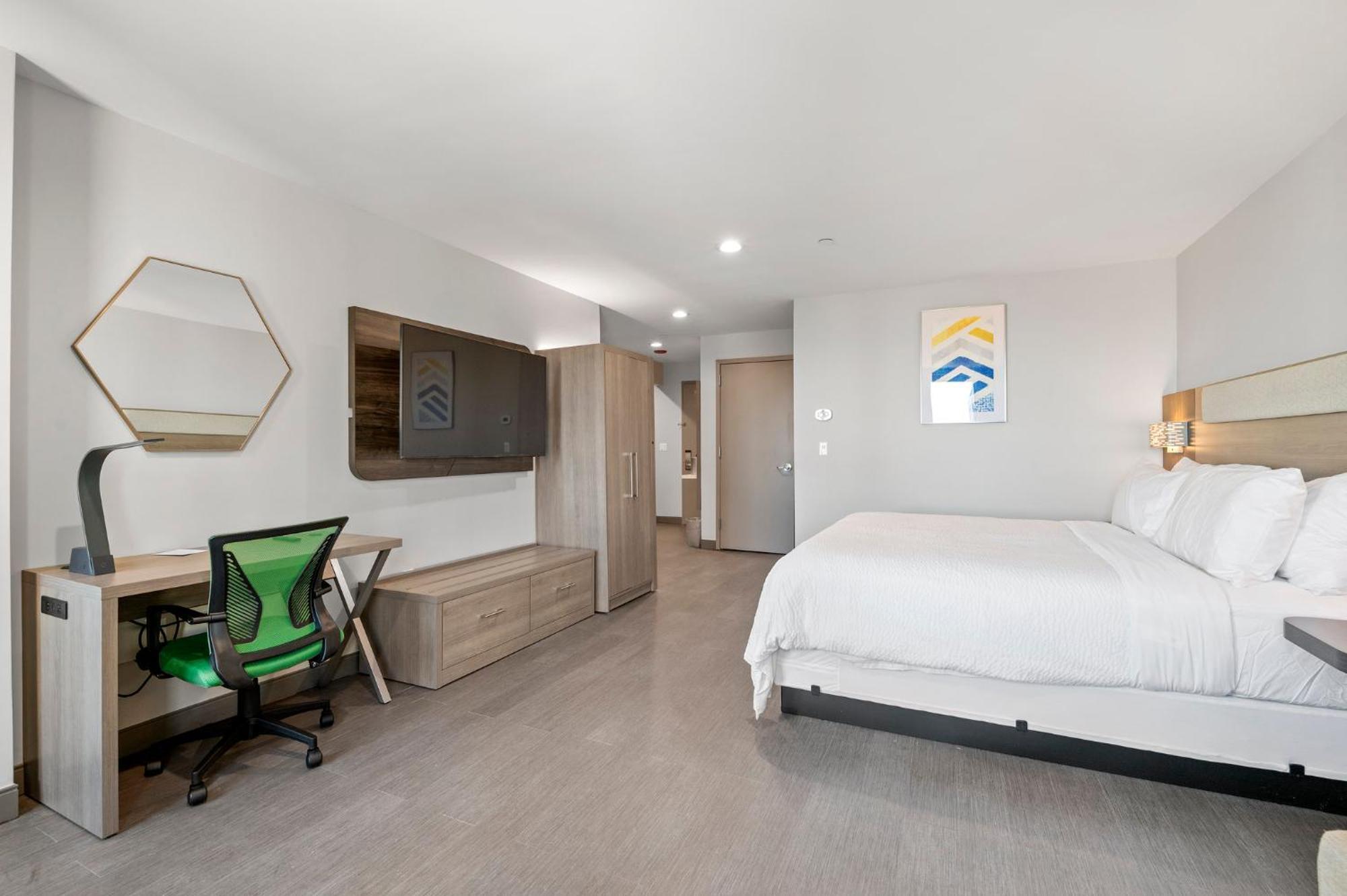 Holiday Inn Express & Suites Bronx - Nyc By Ihg New York City Exterior photo